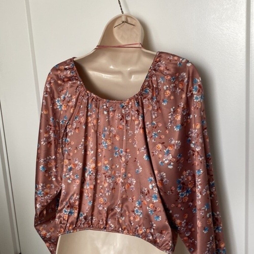 NWT Hippie Rose, Mocha floral adjustable satin woven top. Size XL - Picture 10 of 16